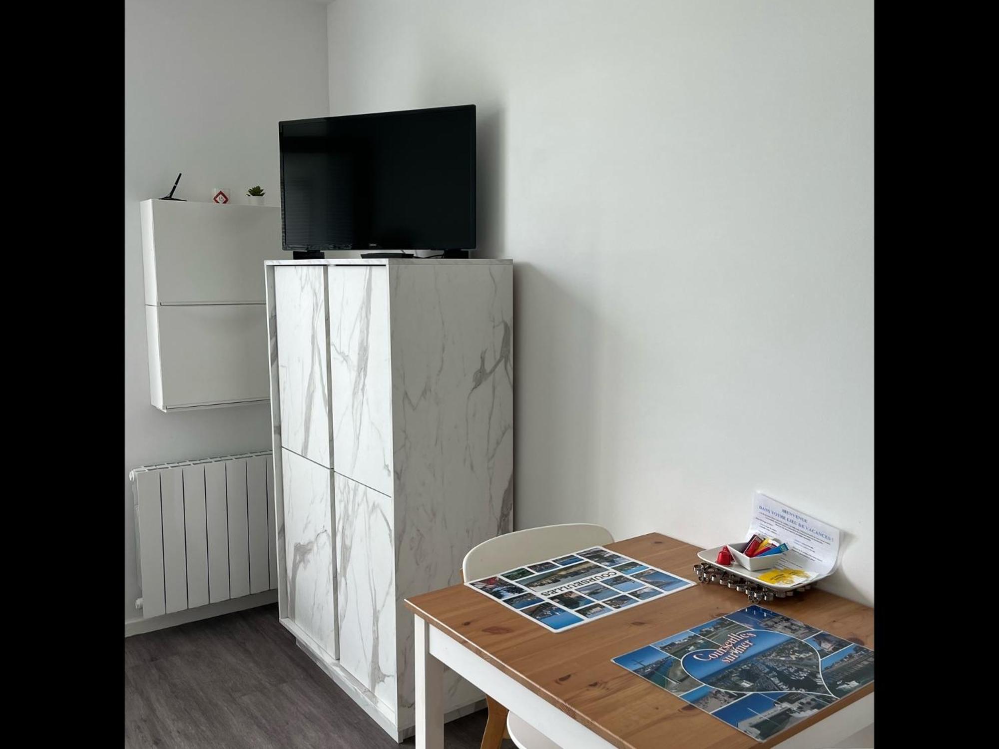 Le Petit Normand - Studio Avec Jardin A 500 M De La Plage Courseulles-sur-Mer Exteriör bild