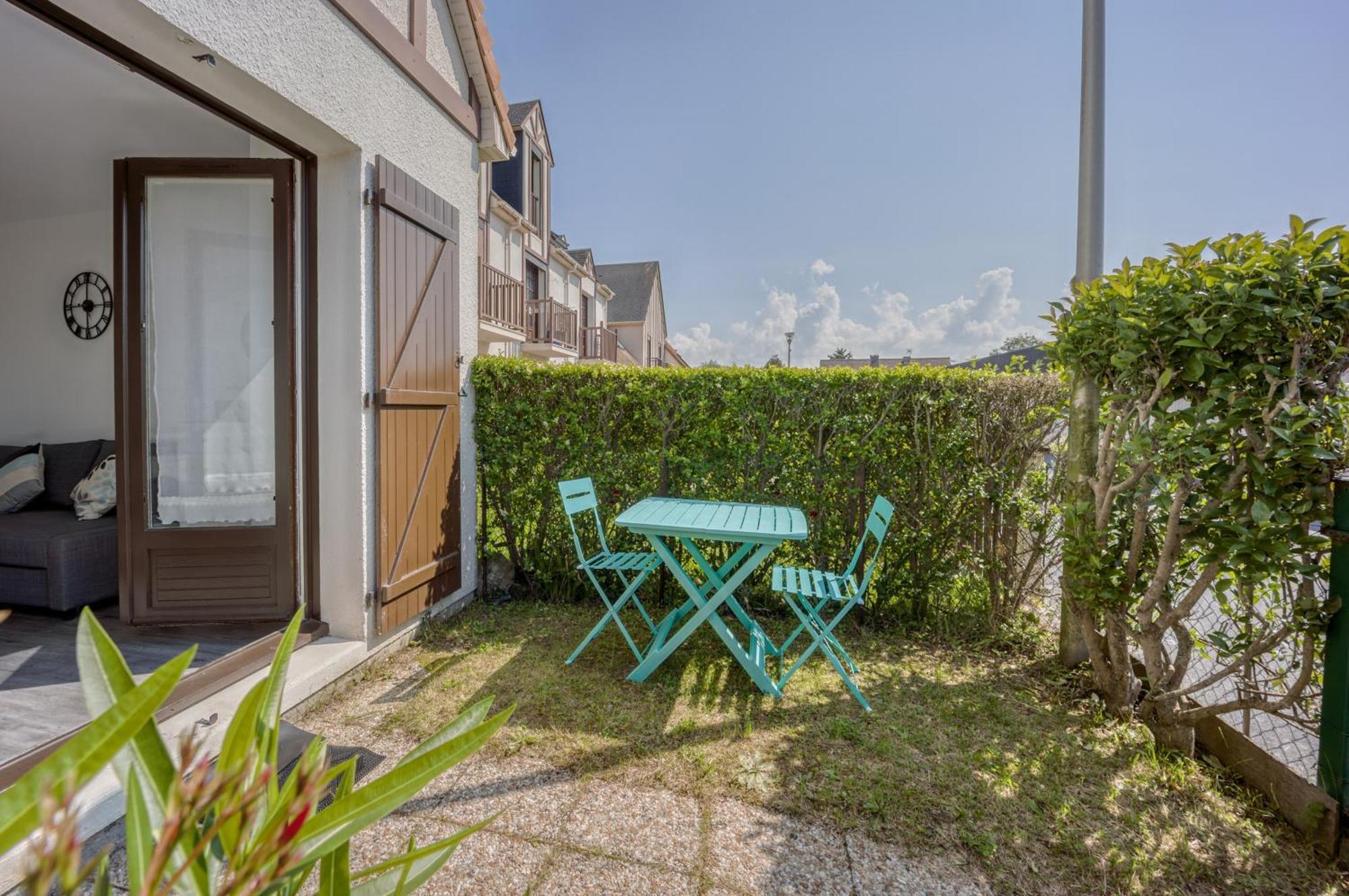 Le Petit Normand - Studio Avec Jardin A 500 M De La Plage Courseulles-sur-Mer Exteriör bild