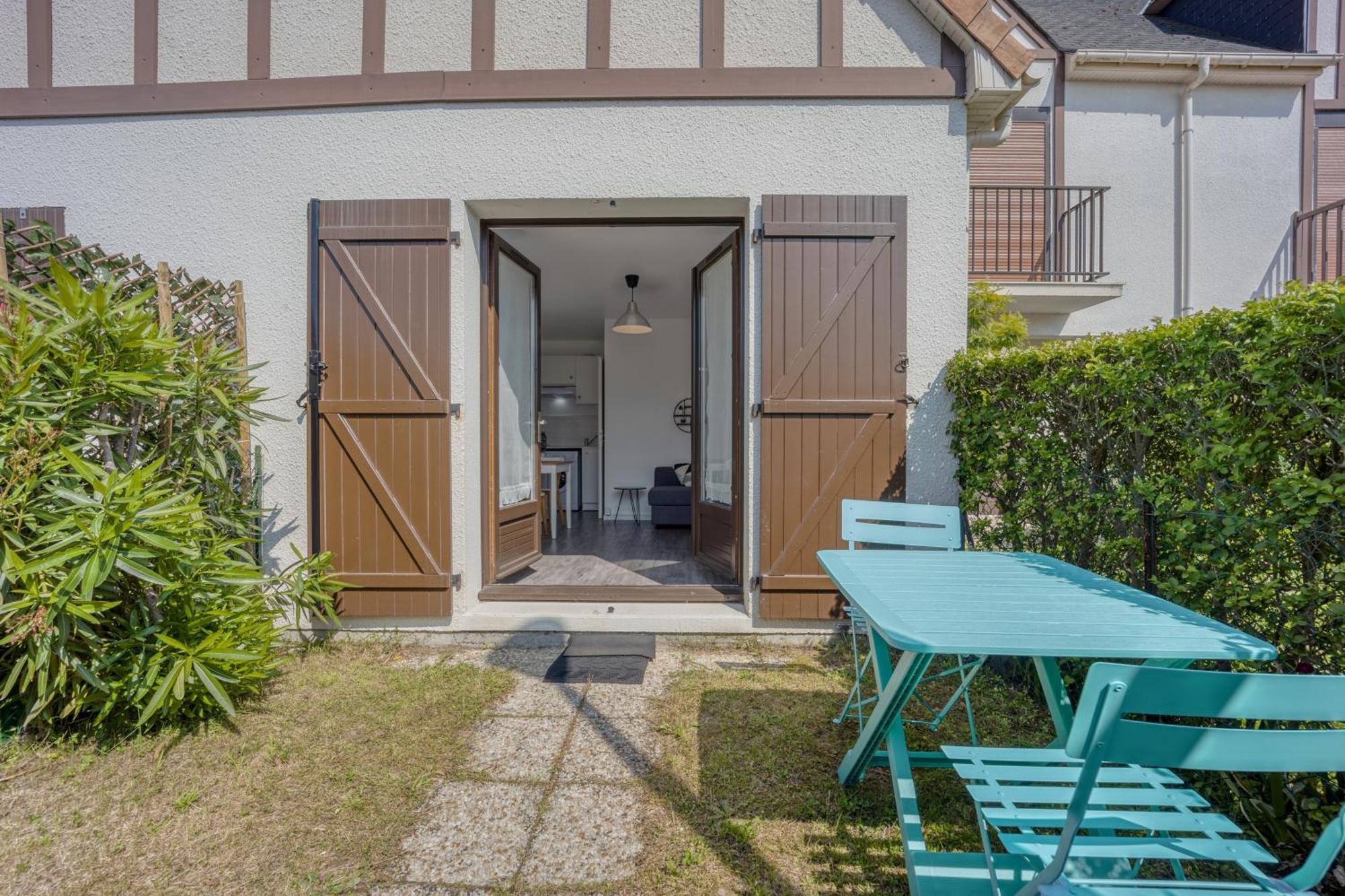 Le Petit Normand - Studio Avec Jardin A 500 M De La Plage Courseulles-sur-Mer Exteriör bild