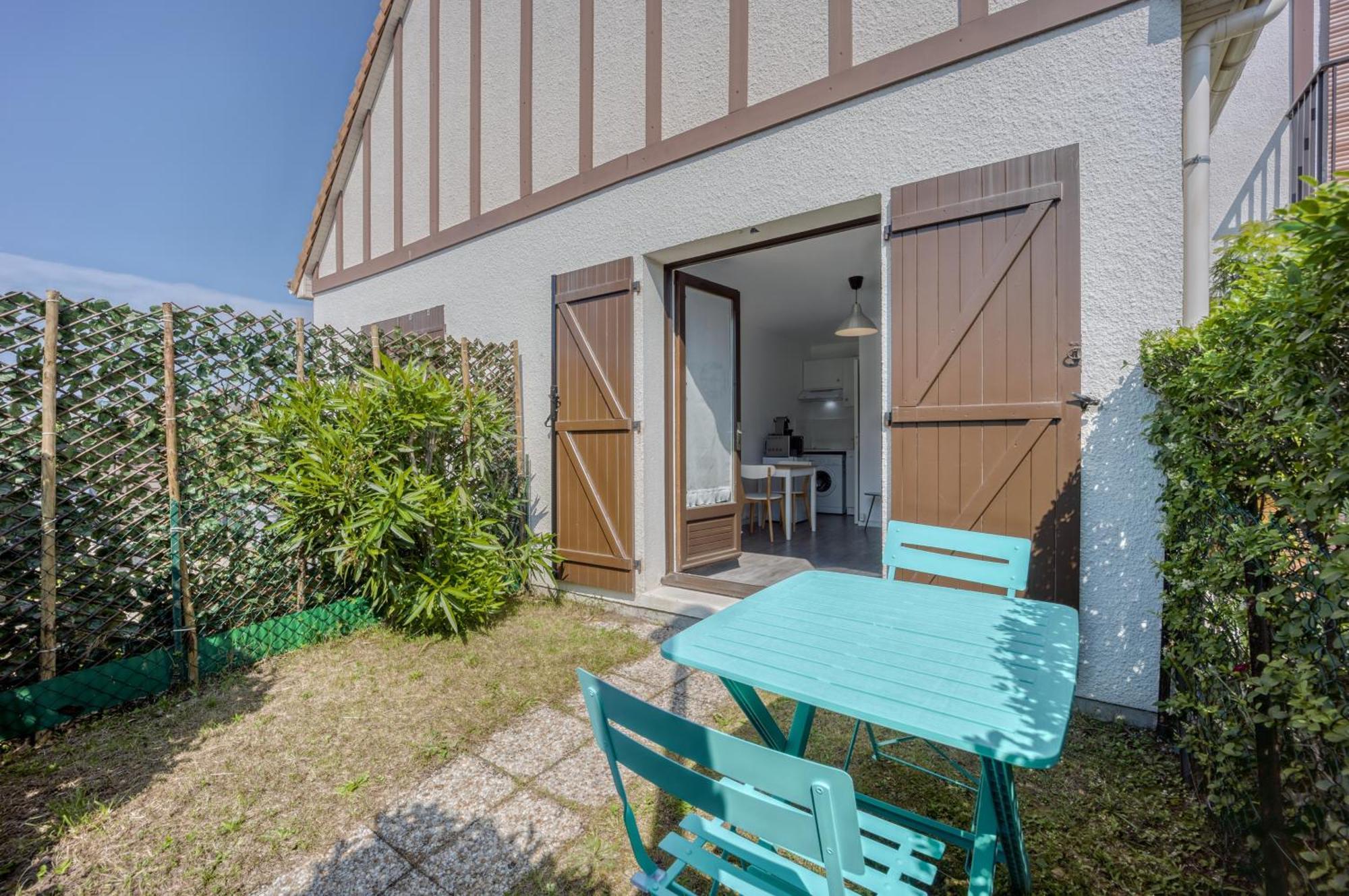 Le Petit Normand - Studio Avec Jardin A 500 M De La Plage Courseulles-sur-Mer Exteriör bild